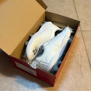 New Balance White Softball Molded Cleats Women’s 7
